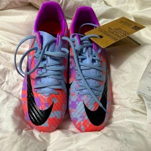 Kids Nike cleats never worn.